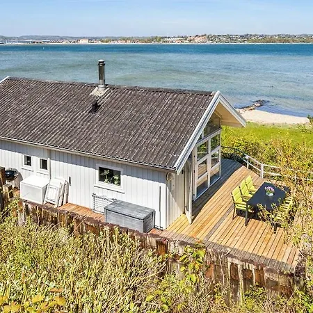 Magisk Havudsigt I Forste Raekke Ved Anslet Strand * Haderslev