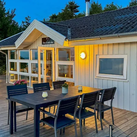 Magical Front Row Sea Views At Anslet Feriehus *