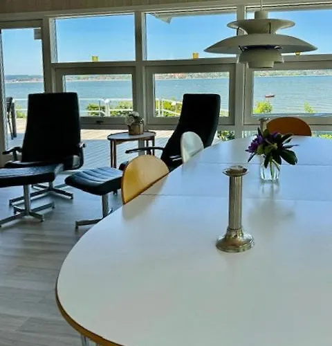 Holiday home Magical Front Row Sea Views At Anslet Beach *