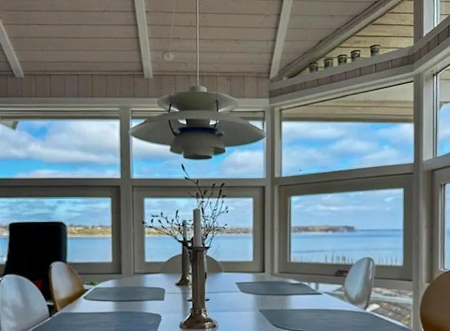 Magical Front Row Sea Views At Anslet Beach *