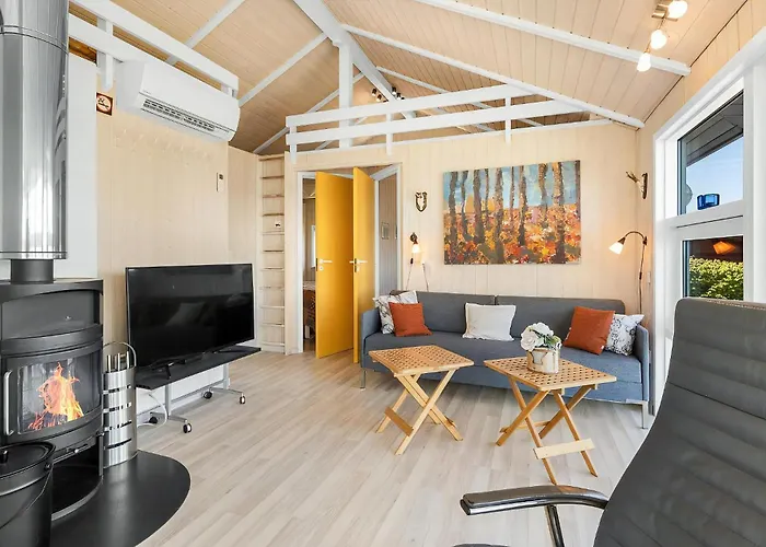 Magical Front Row Sea Views At Anslet Beach Holiday home