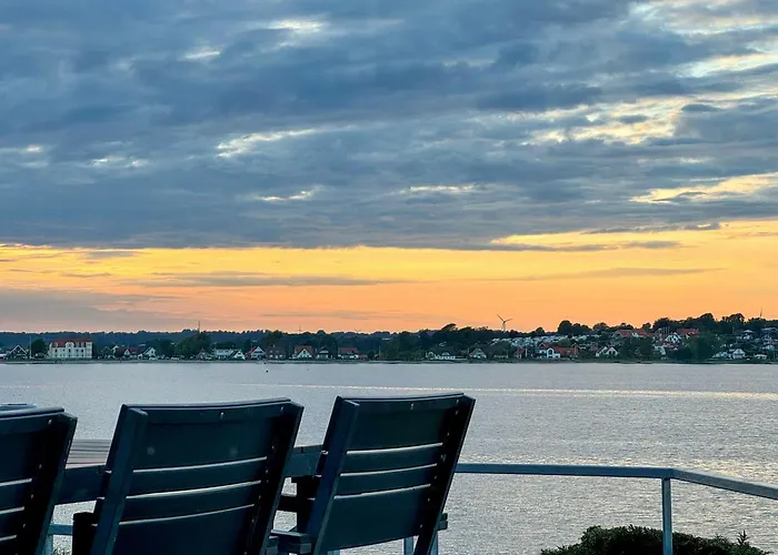 Holiday home Magical Front Row Sea Views At Anslet Beach *