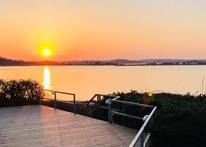 Magical Front Row Sea Views At Anslet Beach Holiday home Haderslev