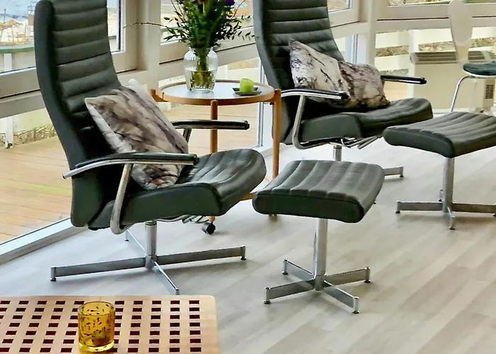 Hébergement de vacances Magical Front Row Sea Views At Anslet Beach *