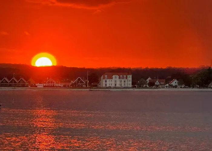 Magical Front Row Sea Views At Anslet Beach